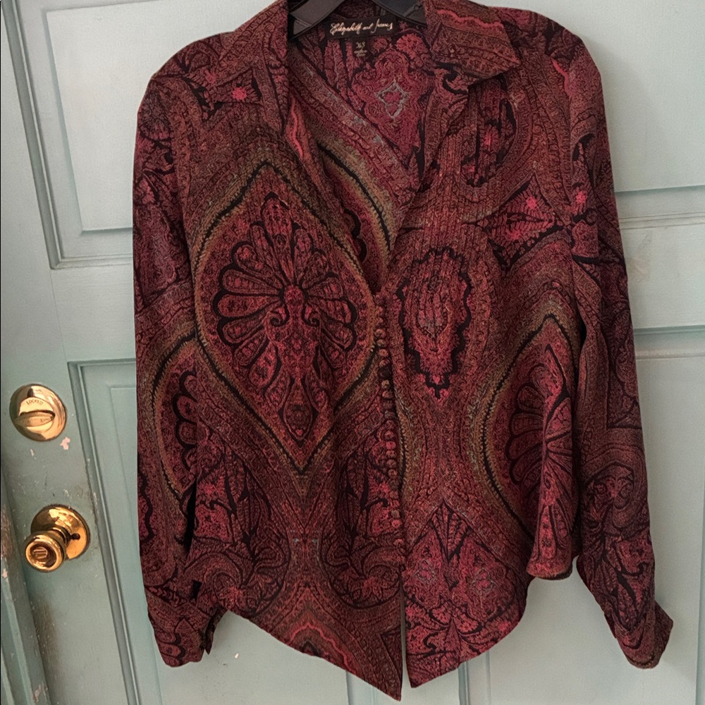 Elizabeth & James 100% silk long sleeve blouse. Size XS 
Dry clean only. # 3132